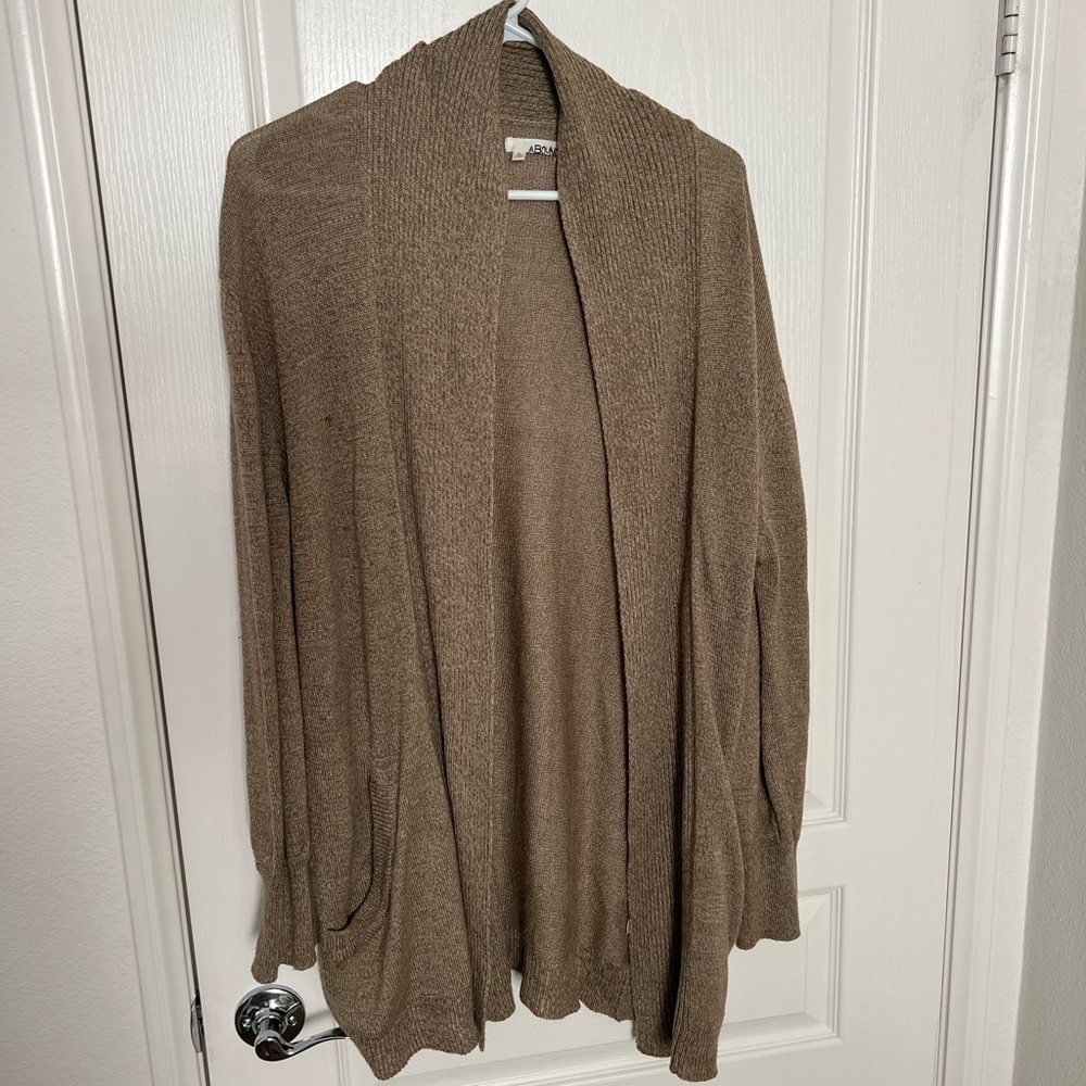 Tan cardigan with pockets